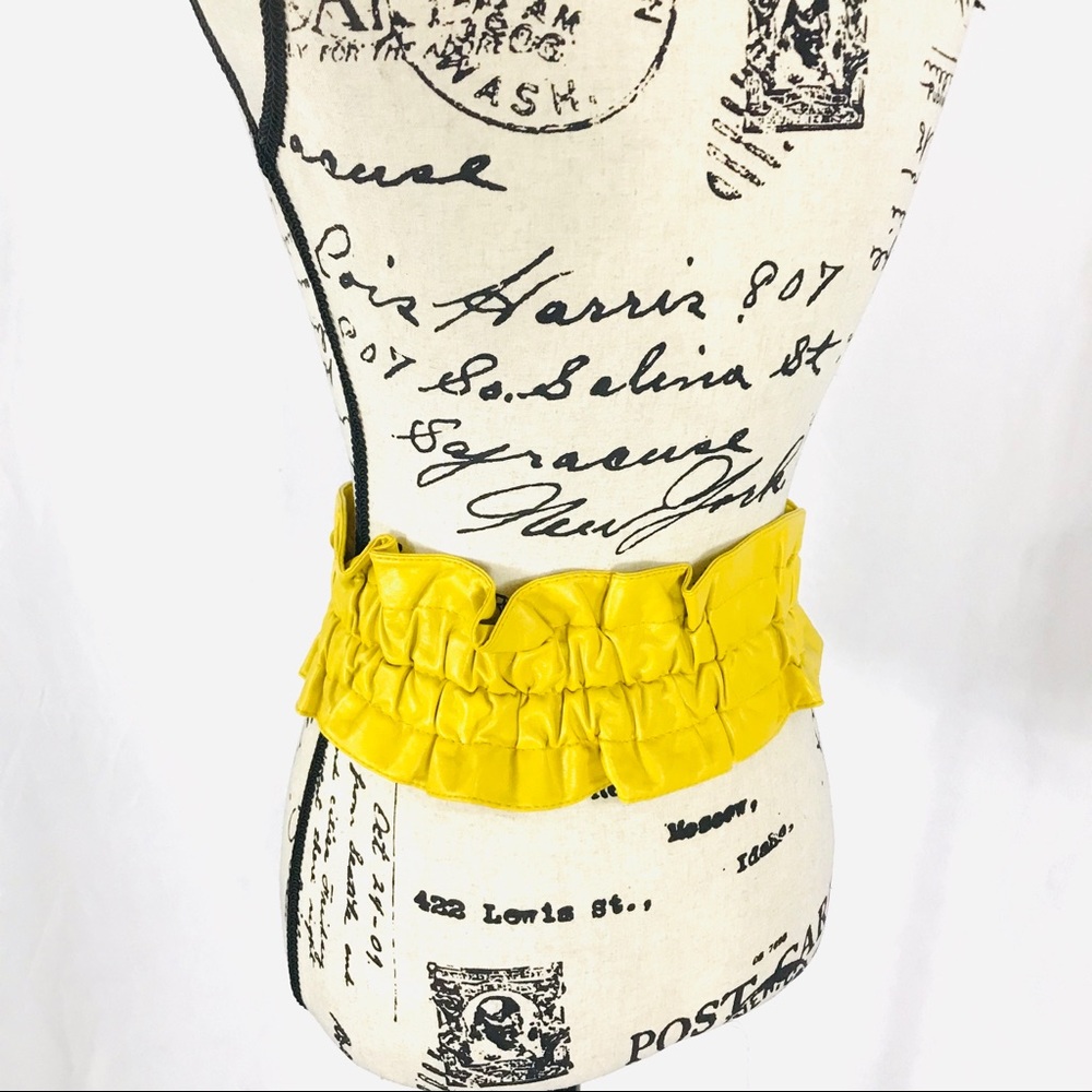 Yellow Ruffle Elastic Large Buckle Belts - Picture 4 of 5